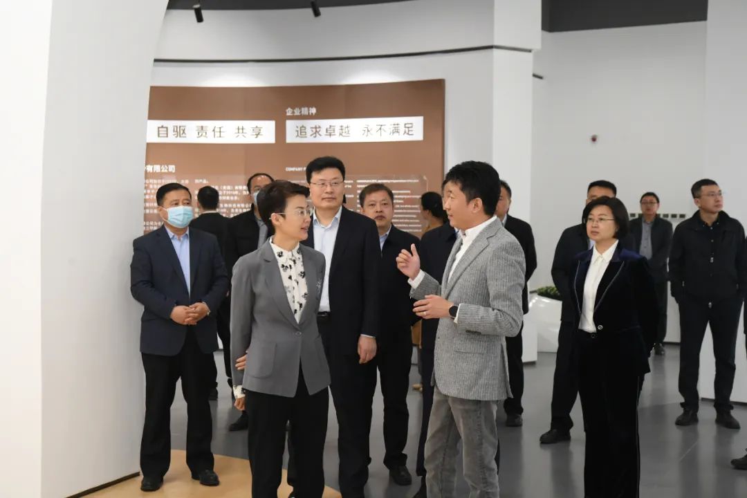山东省副省长王桂英来hy3380cc海洋之神集团调研