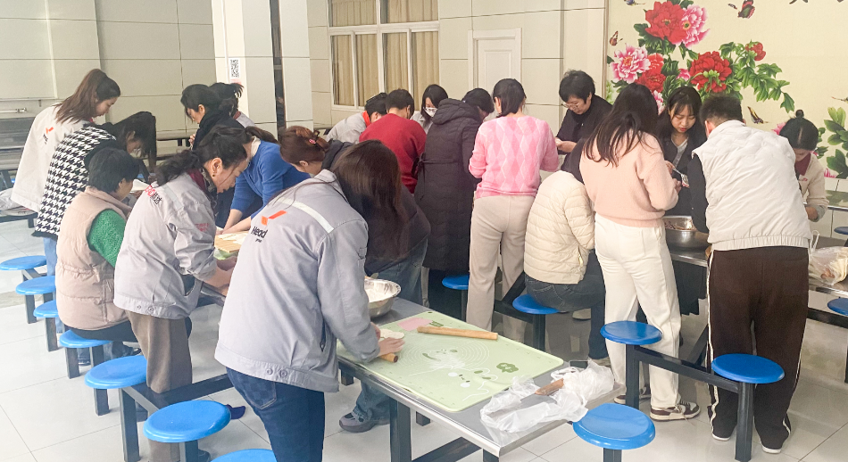 冬至大如年 人间小团圆 | hy3380cc海洋之神集团组织冬至包饺子活动